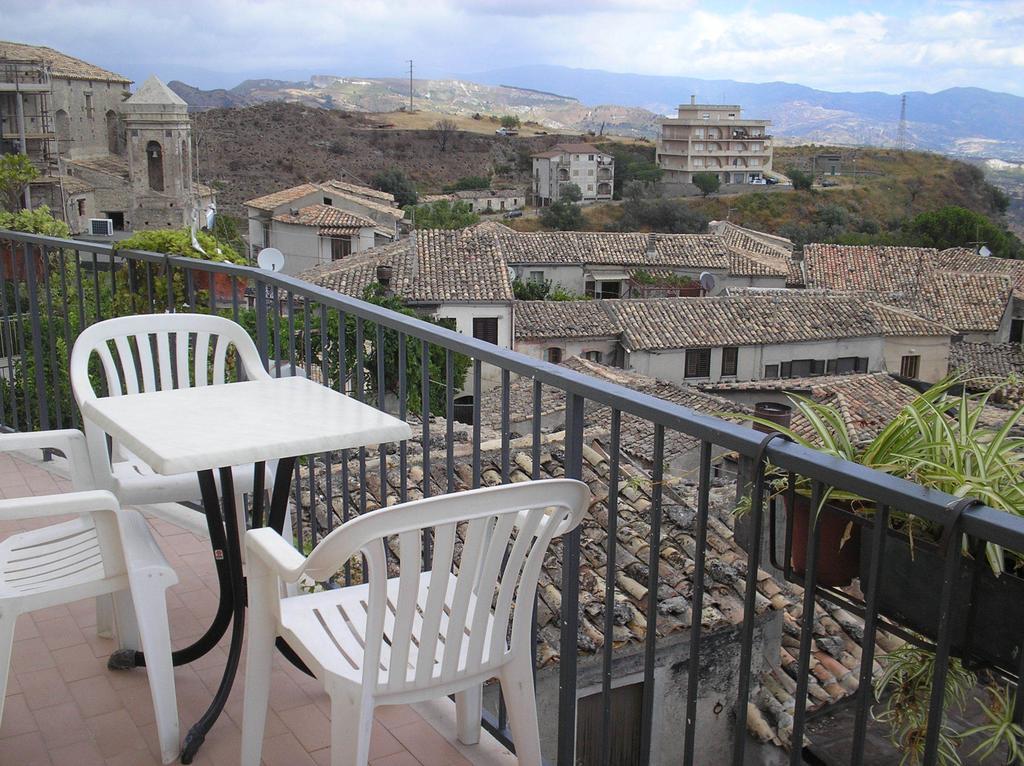 Casa Ferrari Bed and Breakfast Gerace Εξωτερικό φωτογραφία