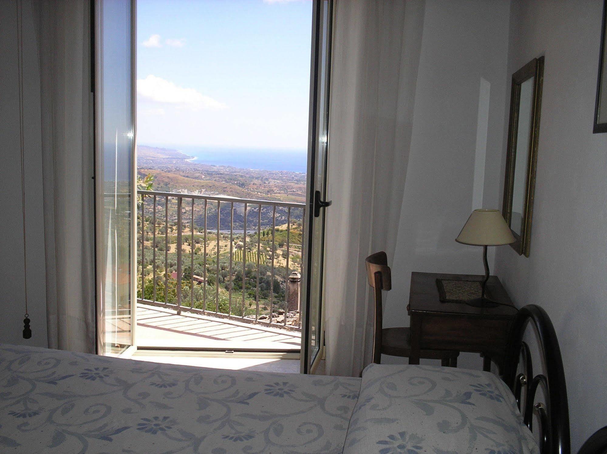 Casa Ferrari Bed and Breakfast Gerace Εξωτερικό φωτογραφία